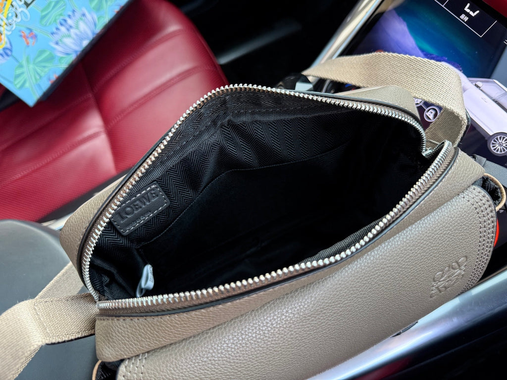 XS MILITARY MESSENGER 25 BAG IN LIGHT BROWN CALFSKIN