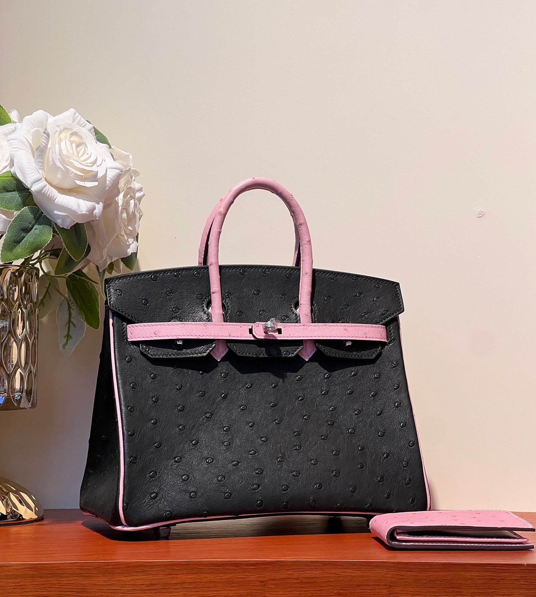 KELLY  SELLIER 25 BAG IN BLACK MIX BABY PINK OSTRICH LEATHER