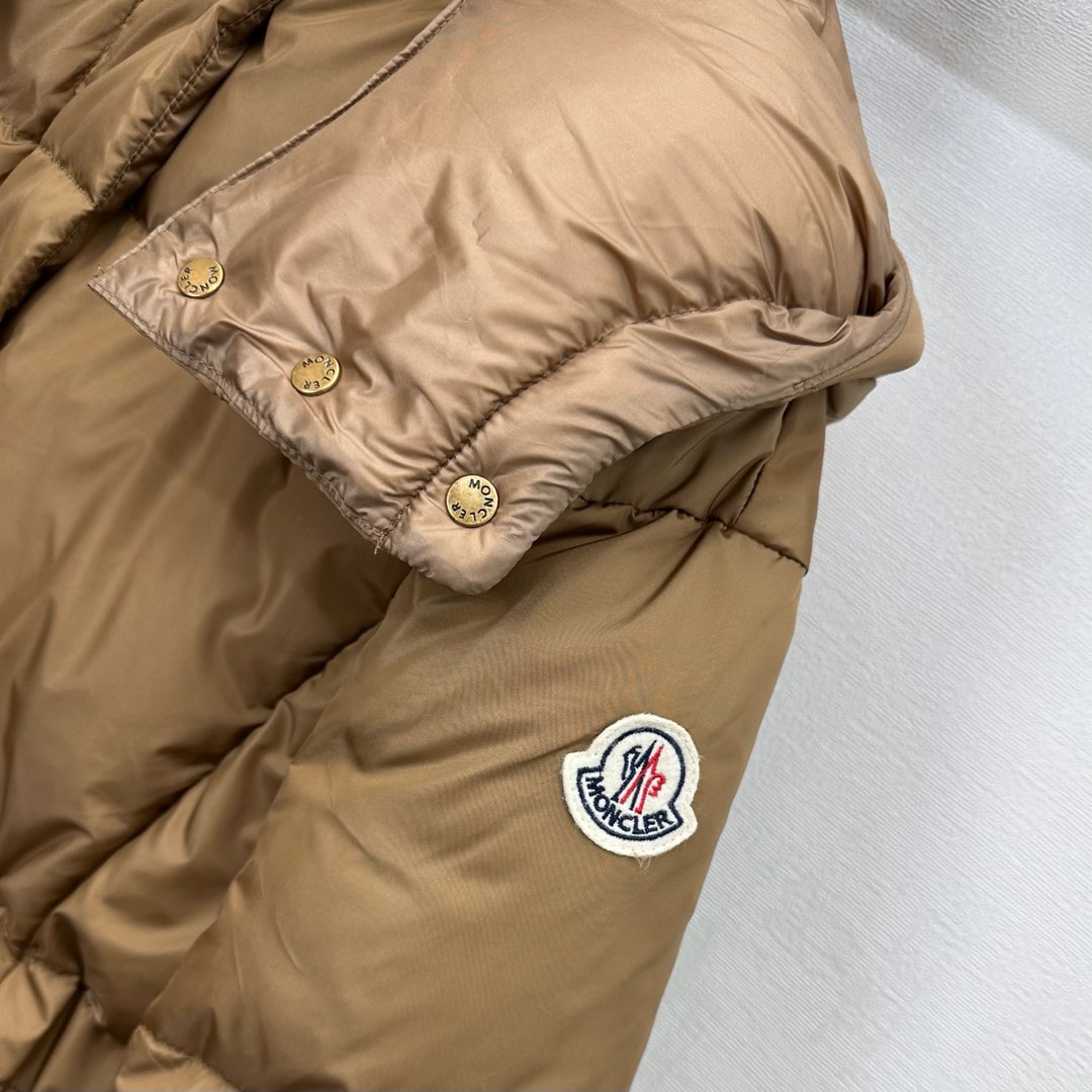 MONCLER 25S DOWN JACKET WITH DETACHABLE HOOD 228