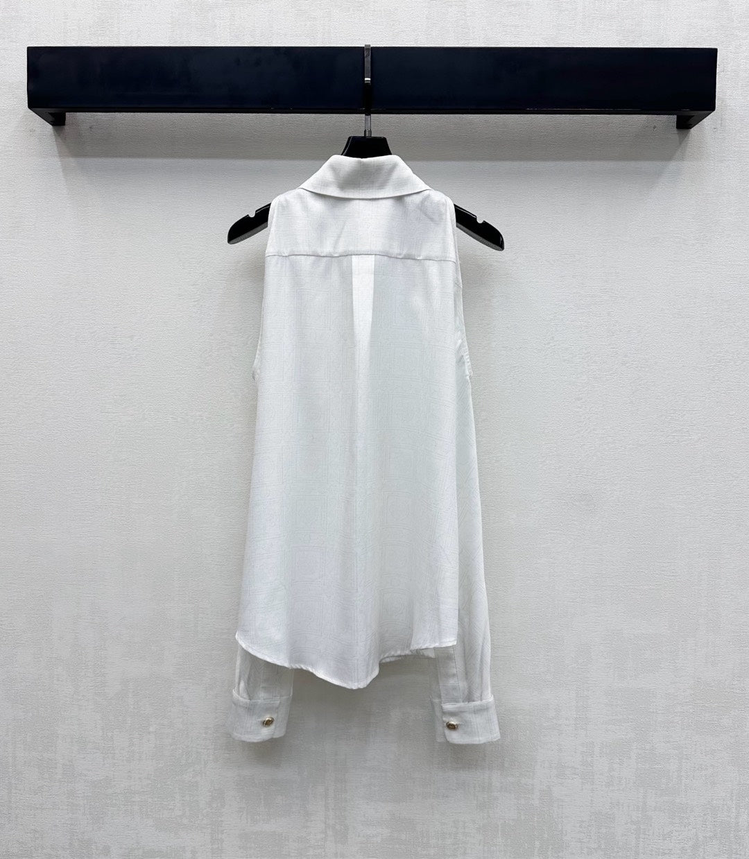 CHANEL 25S COLD-SHOULDER SHIRT 508