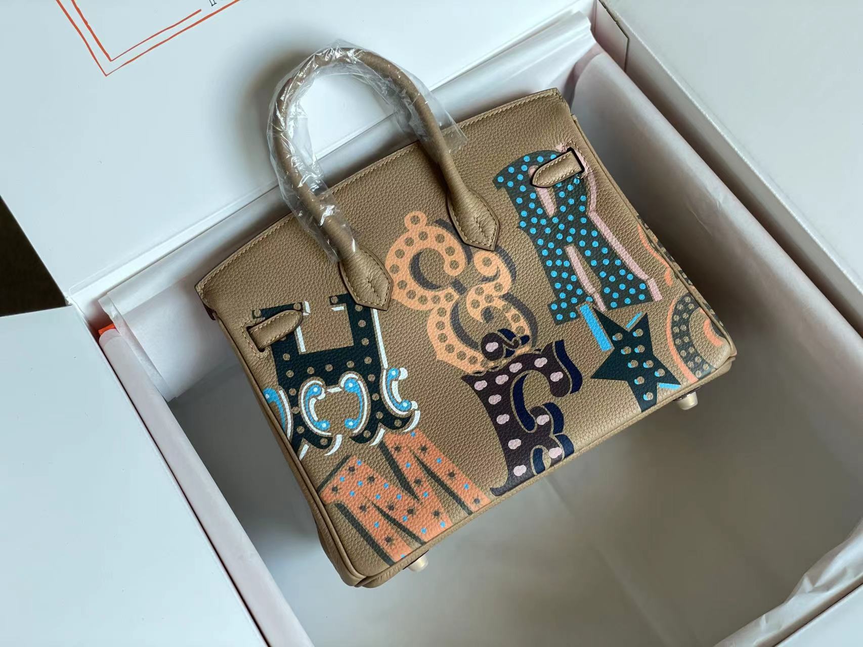 BIRKIN 25 BAG IN PEANUT BROWN CALFSKIN WITH COLORFUL STICKER