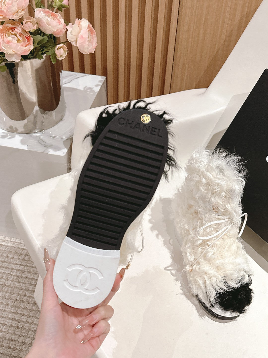 SHORT BOOTS IN WHITE LAMB FUR AND LAMBSKIN 962186