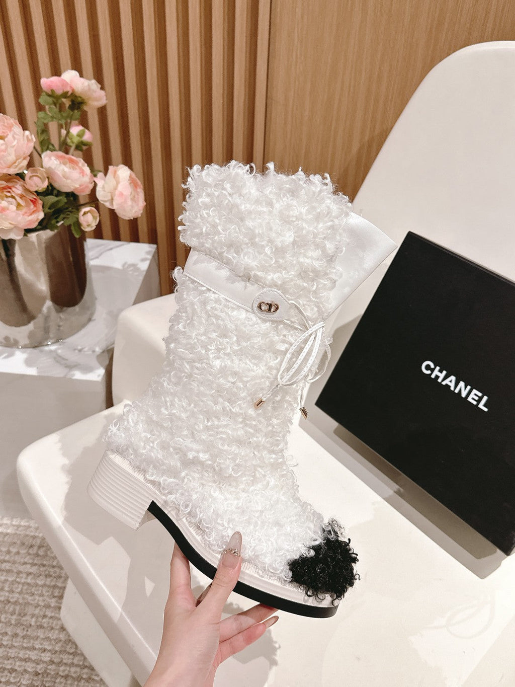 SHORT BOOTS IN WHITE LAMB FUR AND LAMBSKIN 962188