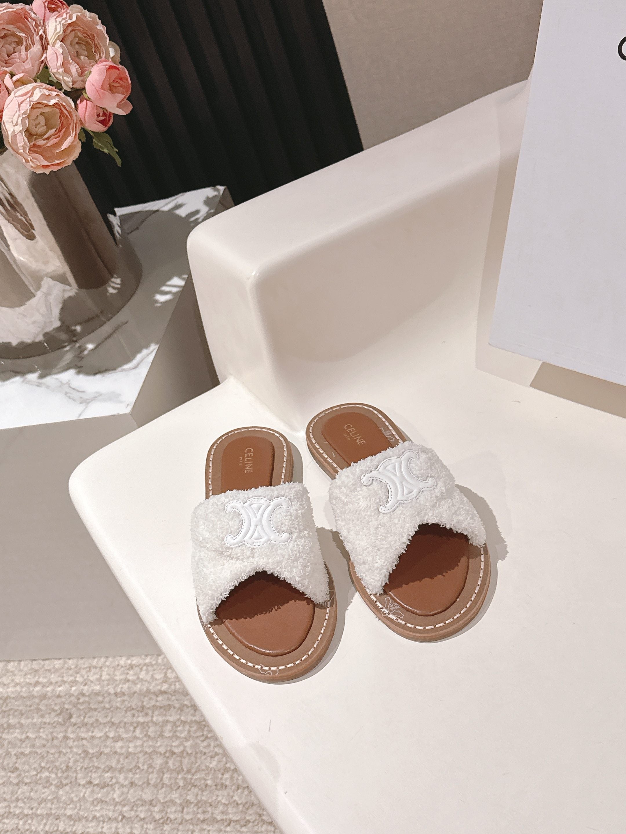 CELINE 25S LYMPIA TWISTED SANDAL IN WHITE SPONGE FABRIC