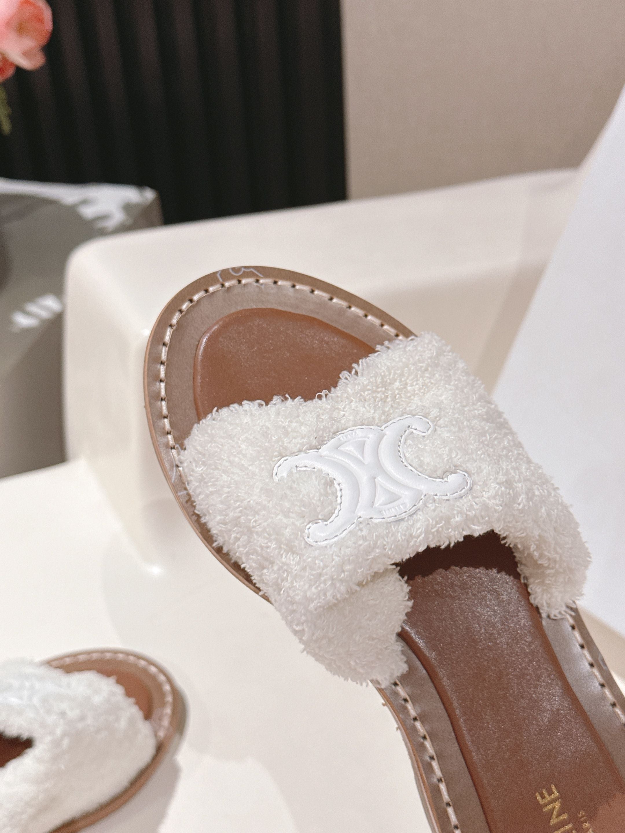 CELINE 25S LYMPIA TWISTED SANDAL IN WHITE SPONGE FABRIC