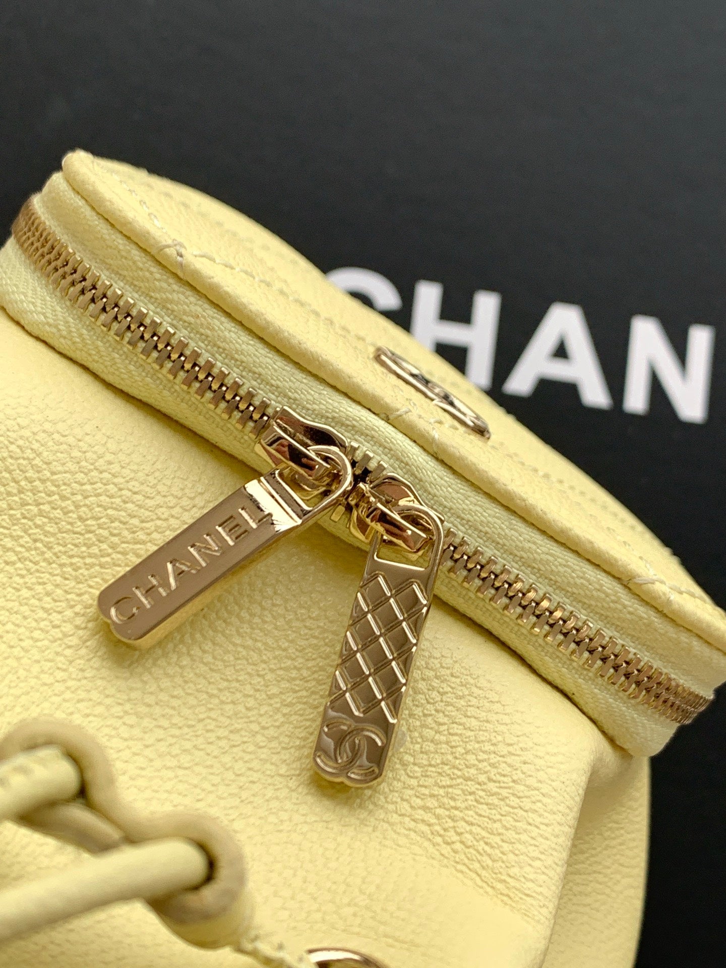 CHANEL 25S MINI BUCKET BAG 12 IN YELLOW CALFSKIN GOLD HARDWARE