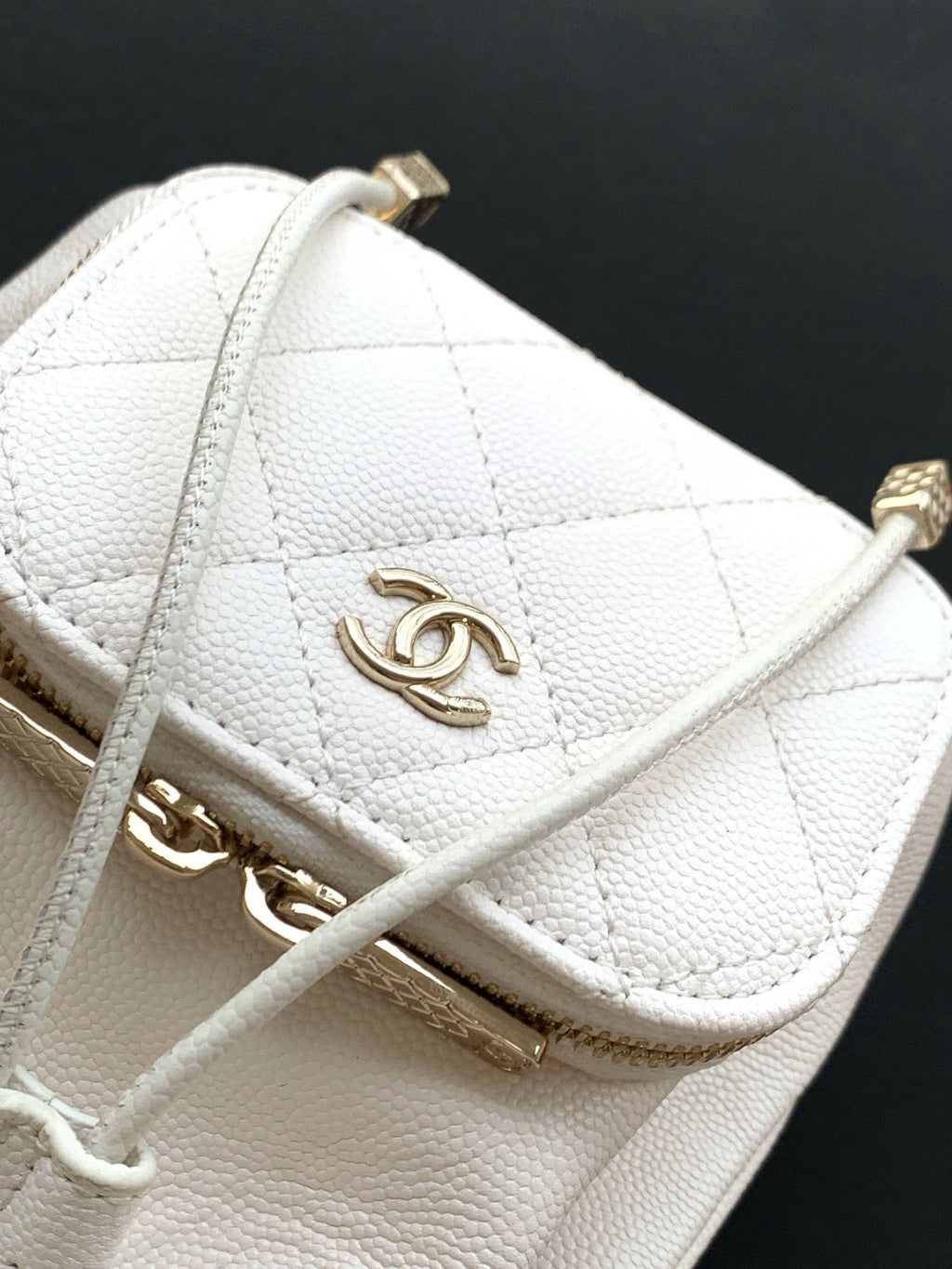 CHANEL 25S MINI BUCKET BAG 12 IN WHITE CALFSKIN GOLD HARDWARE