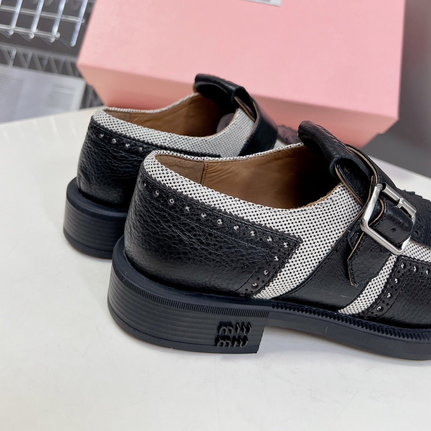 UNIQUE THICK-SOLED OXFORD SHOES BLACK MIX CREAM CALFSKIN