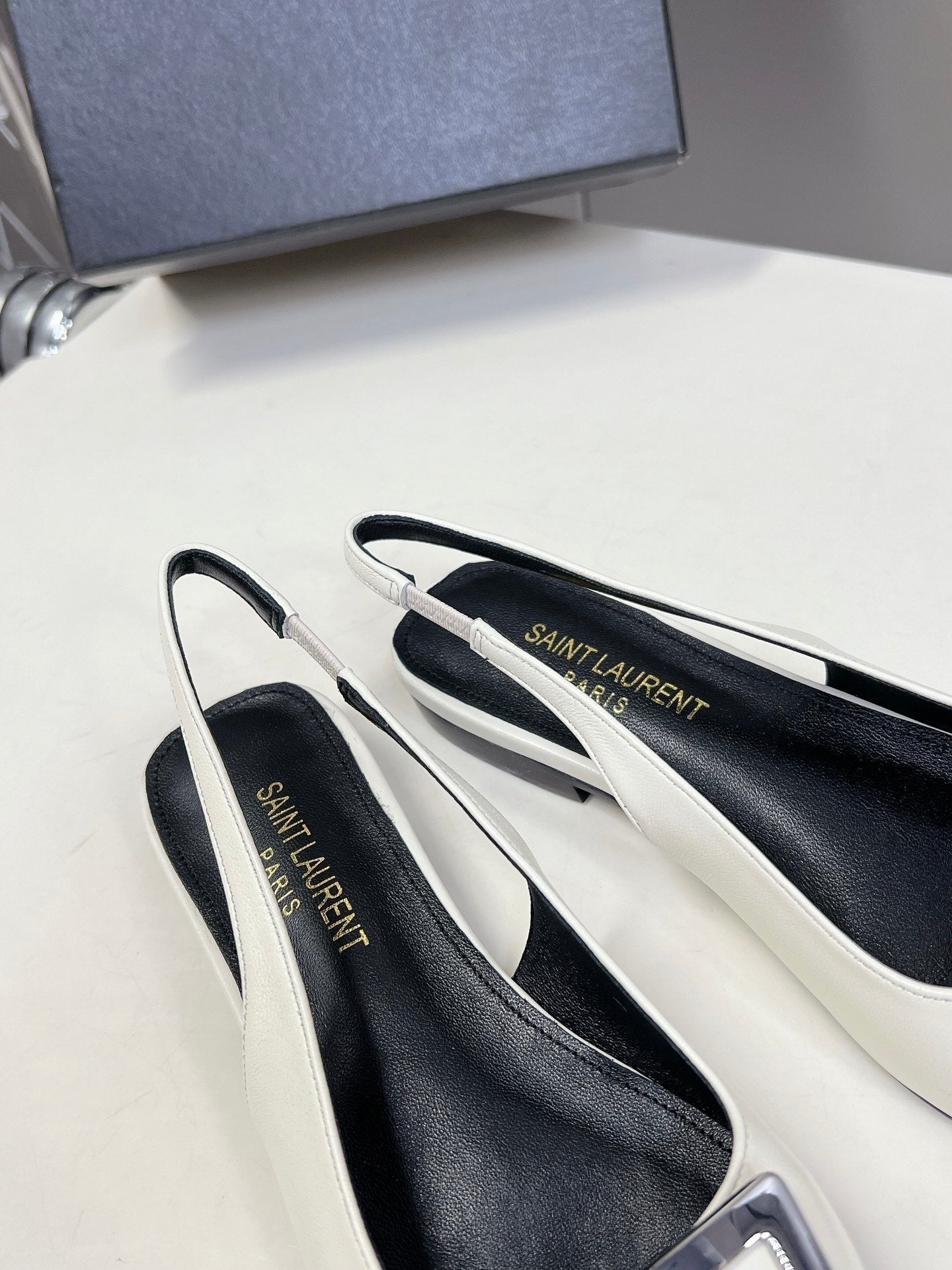 SL SQUARE BUCKLE SLINGBACK WHITE CALFSKIN