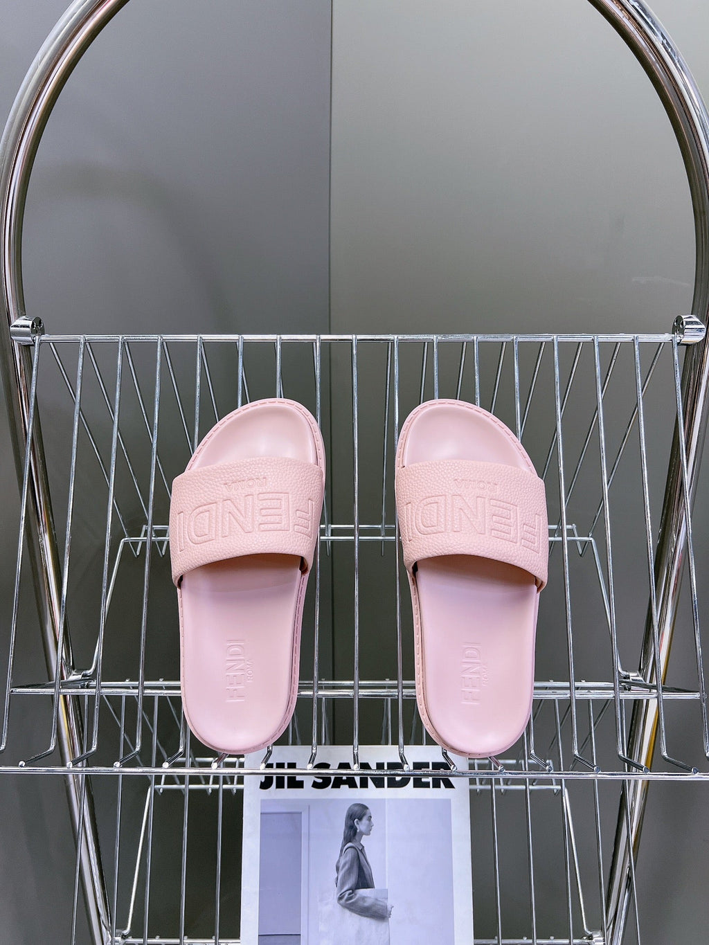 FENDI ROMA SLIDES IN LIGHT PINK LAMBSKIN LEATHER