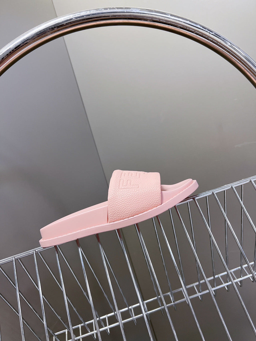 FENDI ROMA SLIDES IN LIGHT PINK LAMBSKIN LEATHER