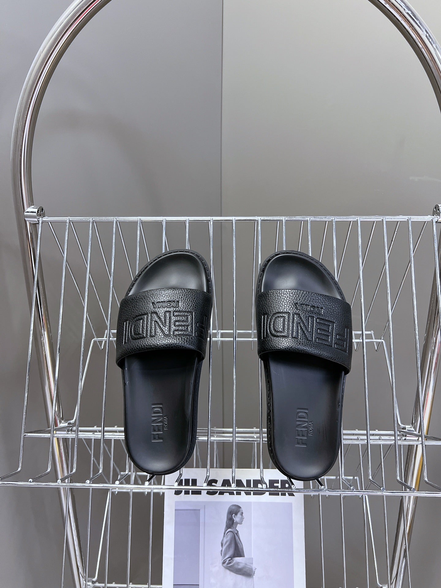 FENDI ROMA SLIDES IN BLACK LAMBSKIN LEATHER