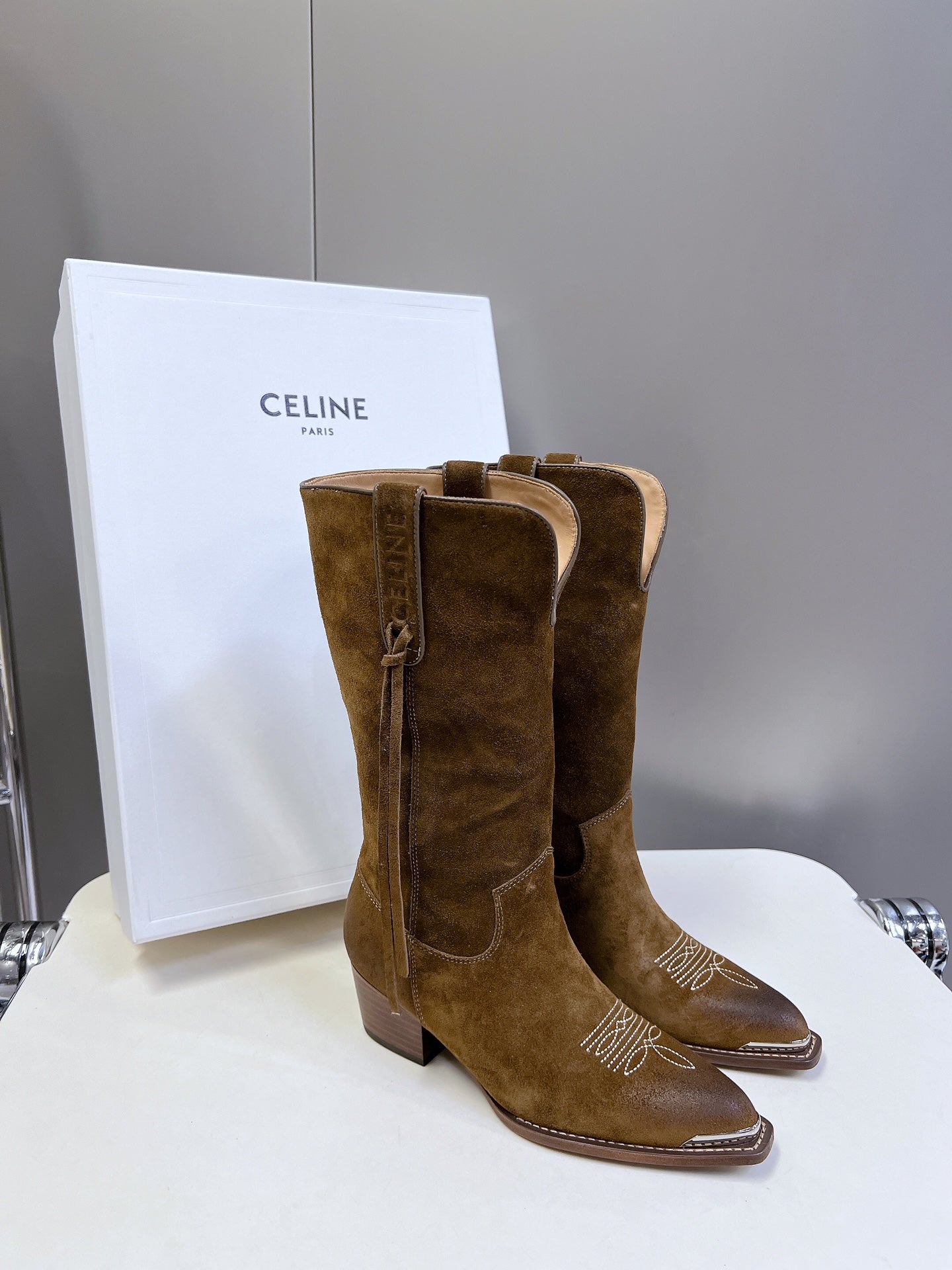 CELINE 25S HIGH CUT CHELSEA BOOTS 45MM IN BROWN SUEDE
