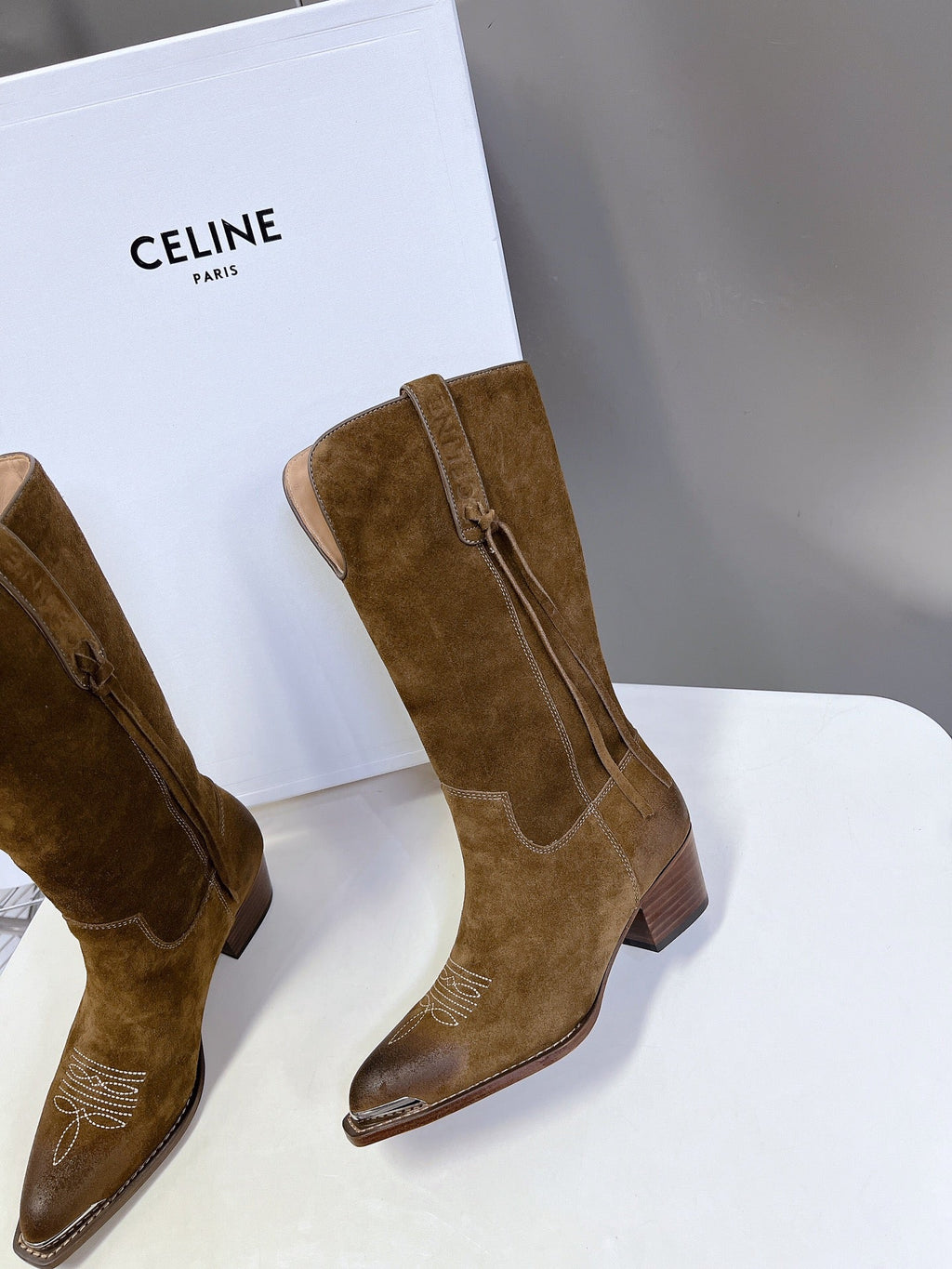 CELINE 25S HIGH CUT CHELSEA BOOTS 45MM IN BROWN SUEDE
