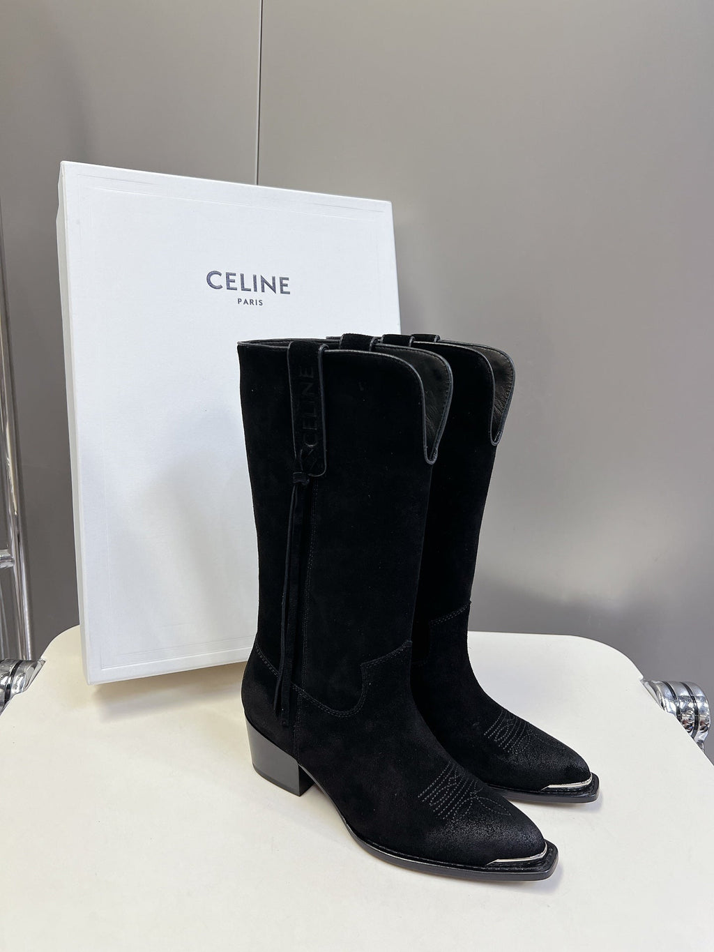 CELINE 25S HIGH CUT CHELSEA BOOTS 45MM IN BLACK SUEDE