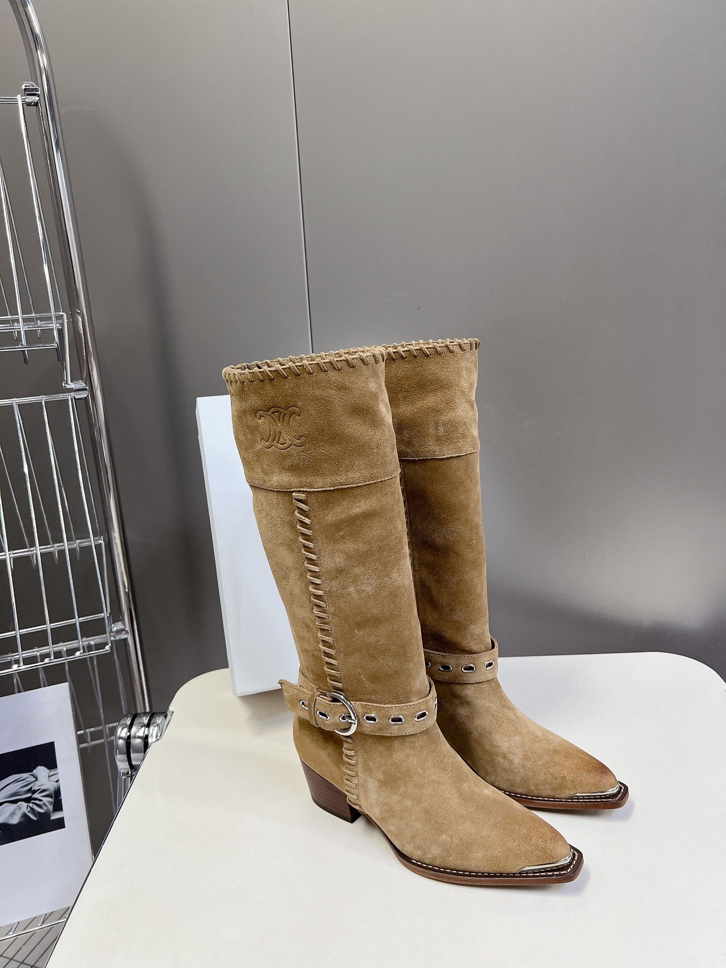 CELINE 25S BULKY LACED UP BOOTS 45MM IN LIGHT BROWN SUEDE