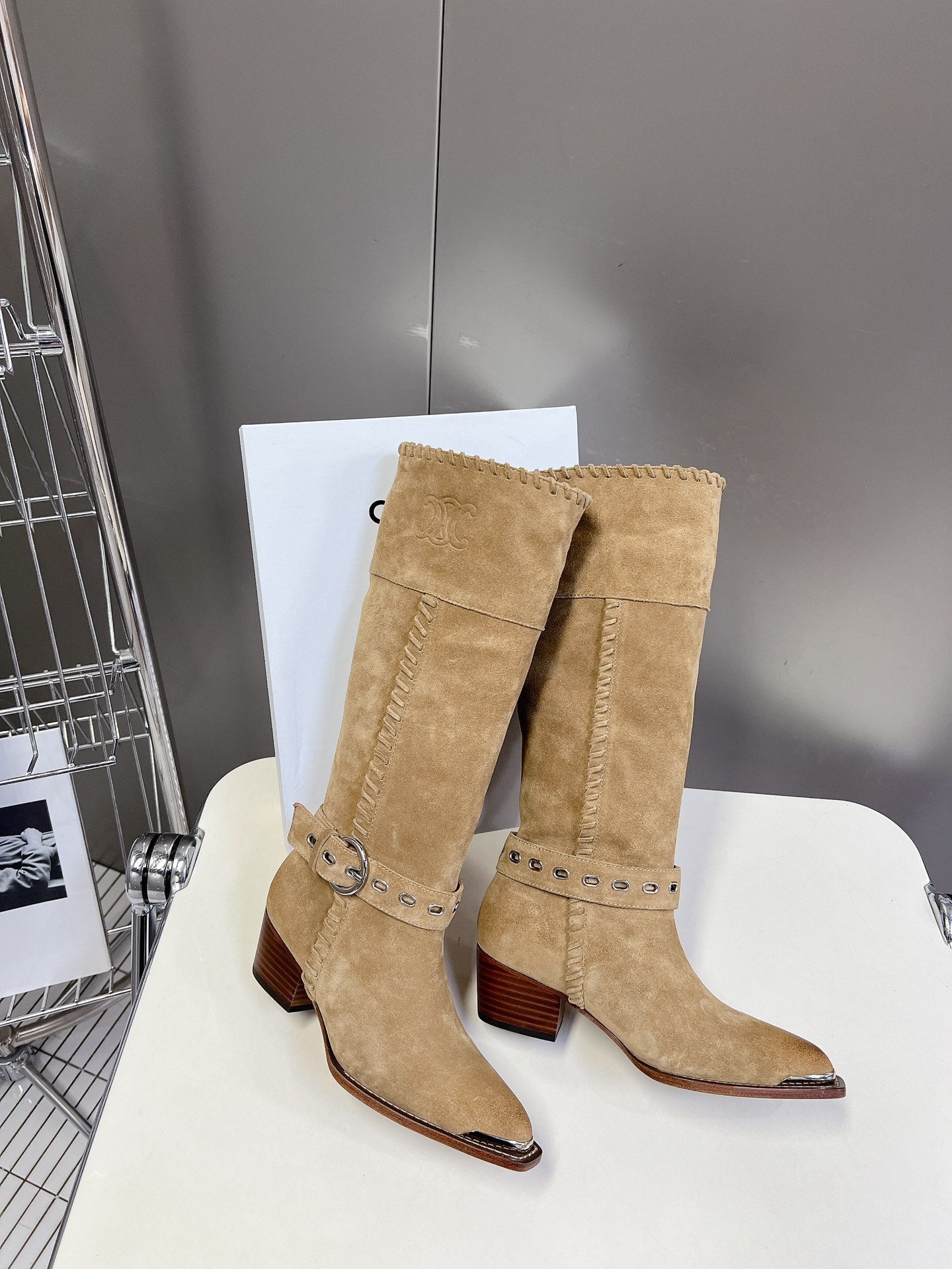 CELINE 25S BULKY LACED UP BOOTS 45MM IN LIGHT BROWN SUEDE