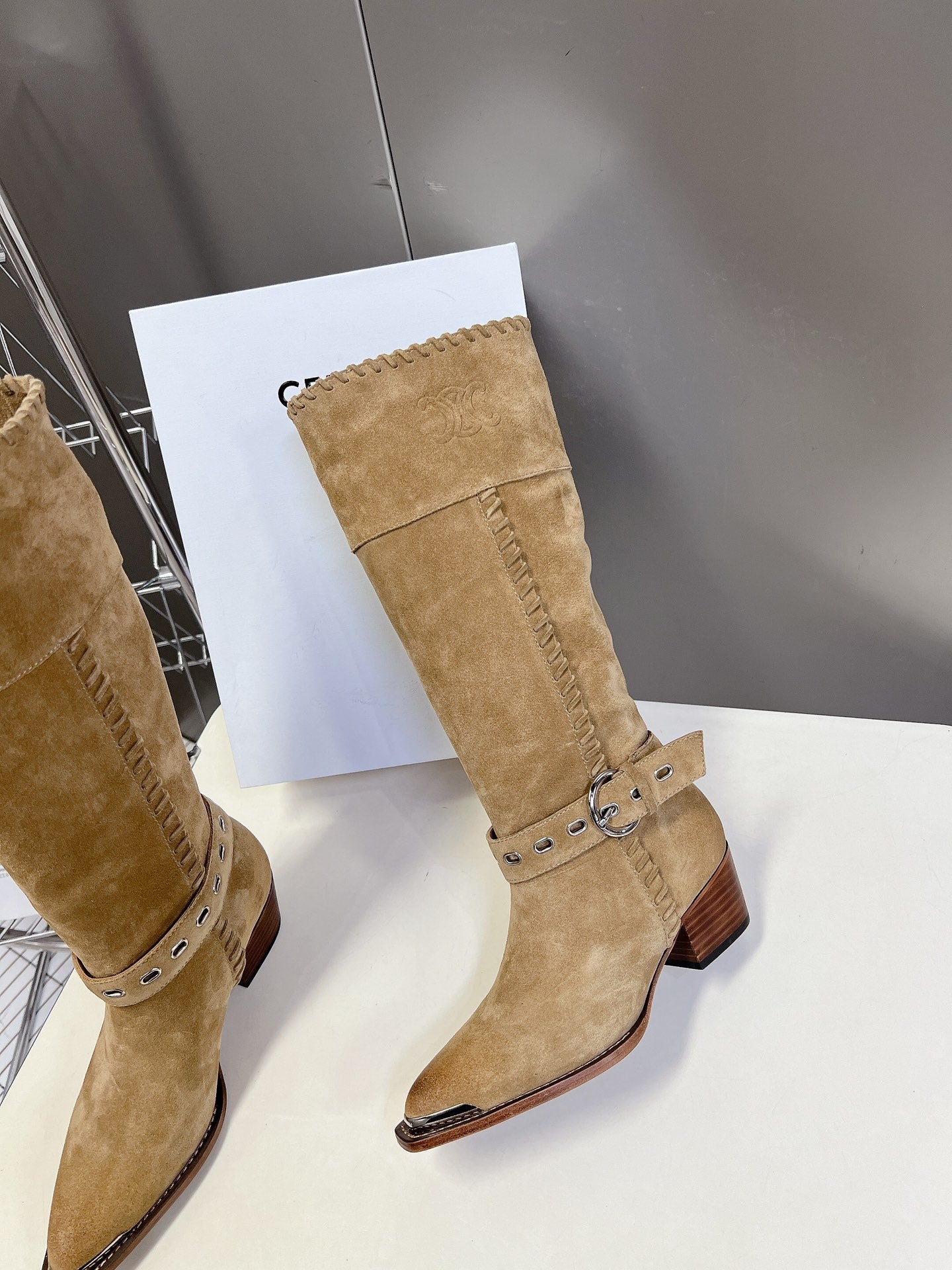 CELINE 25S BULKY LACED UP BOOTS 45MM IN LIGHT BROWN SUEDE