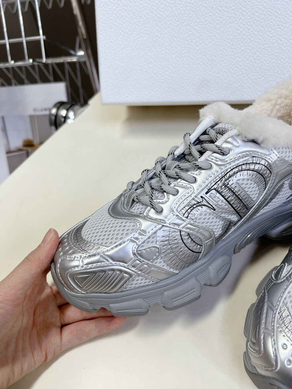 DIOR CHRONO SNEAKER 25S IN SILVER LAMBSKIN AND MESH FABRIC