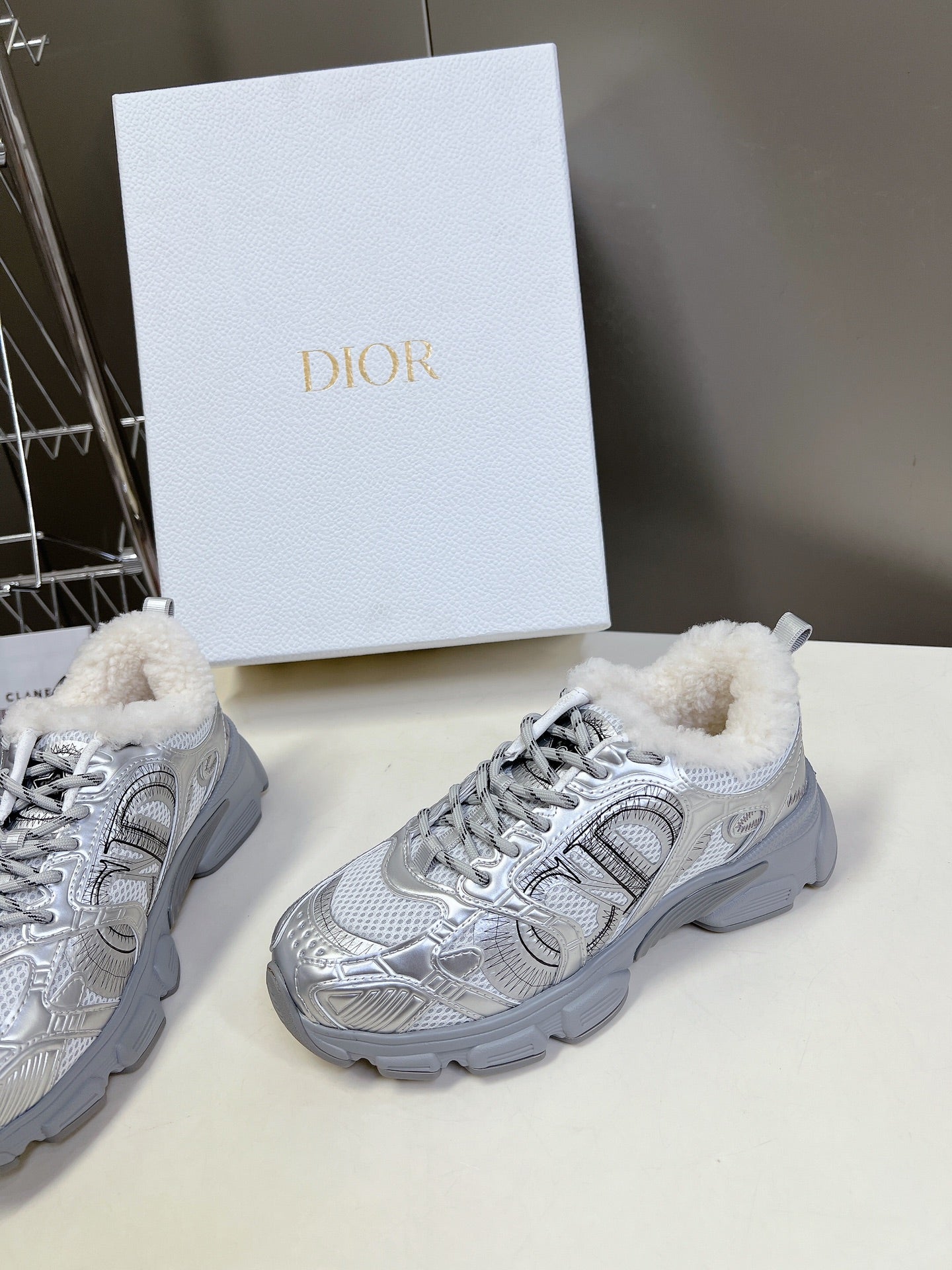 DIOR CHRONO SNEAKER 25S IN SILVER LAMBSKIN AND MESH FABRIC