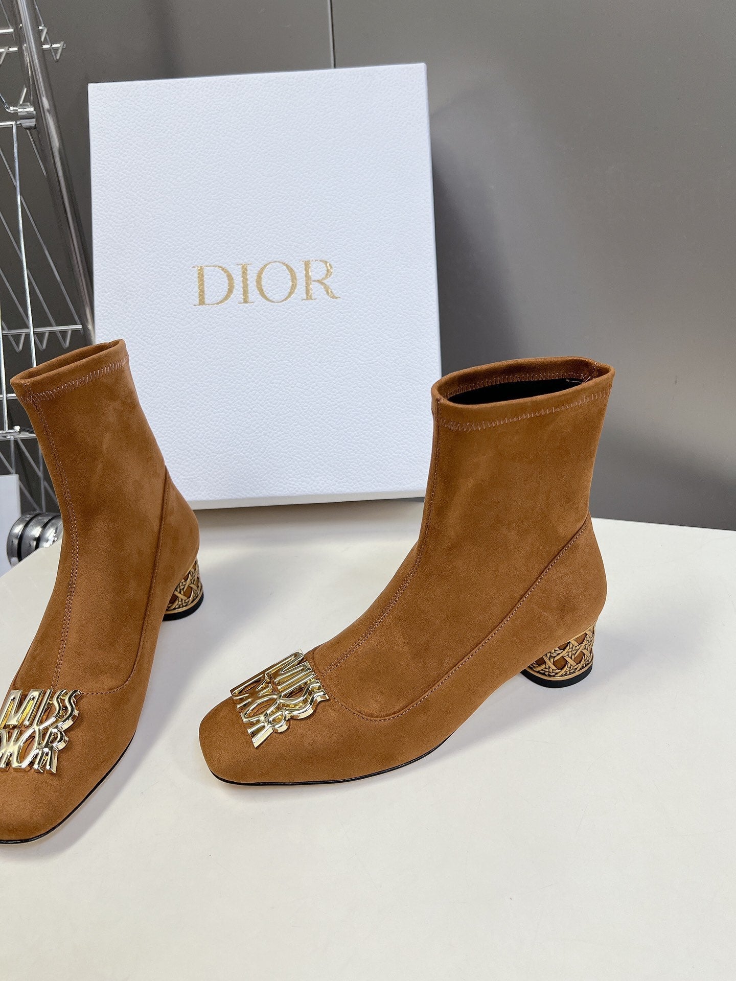 ICON HEELED ANKLE BOOT BRONZE BROWN SUEDE 4 CM WITH GOLD LOGO