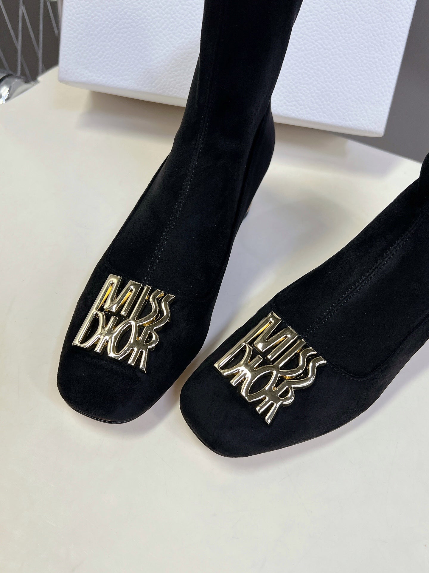 ICON HEELED ANKLE BOOT BLACK SUEDE 4 CM WITH GOLD LOGO