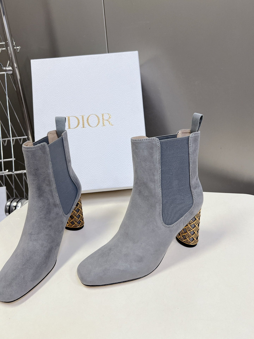 ICON HEELED ANKLE BOOT COOL GRAY SUEDE 8 CM