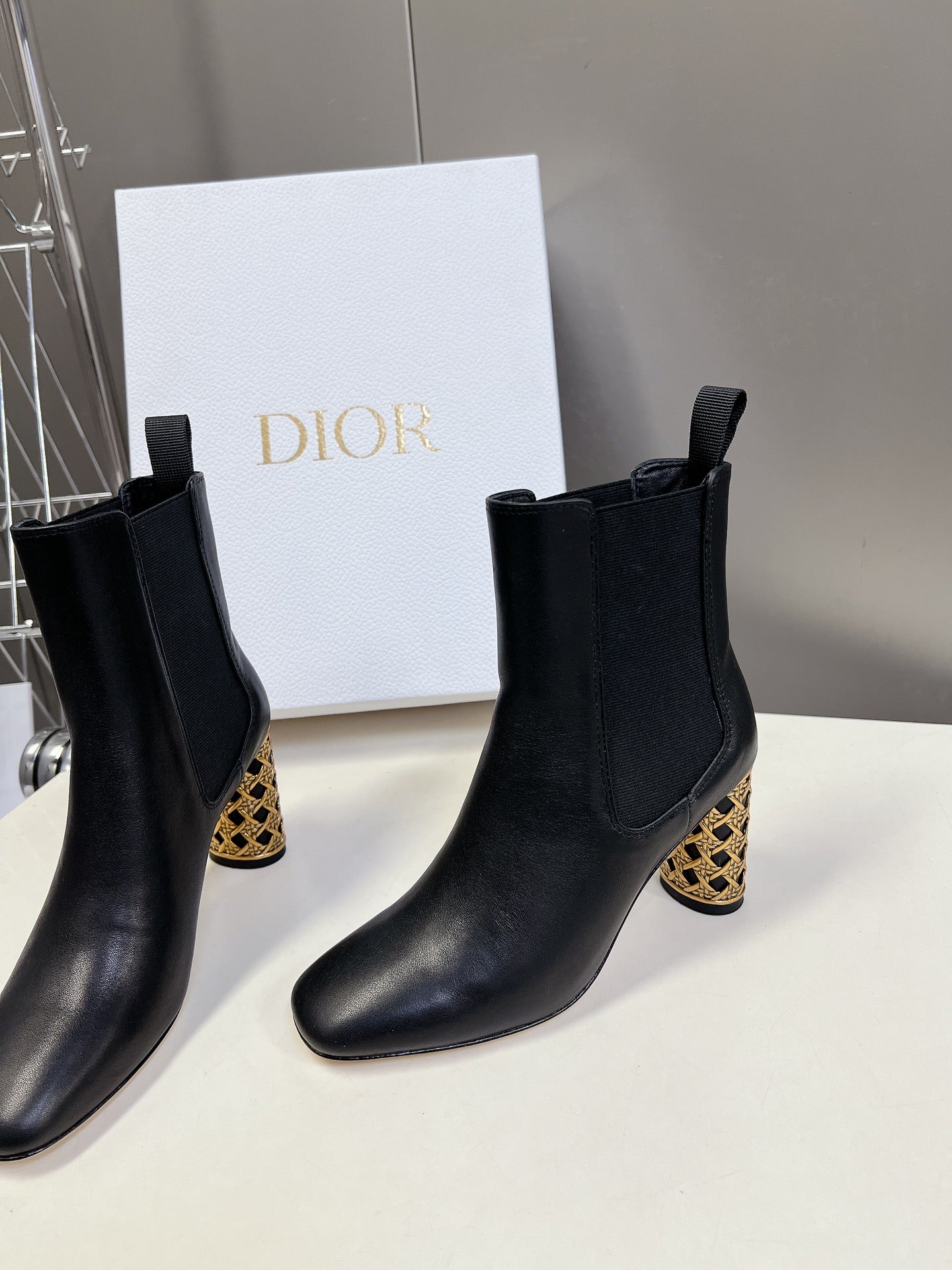 ICON HEELED ANKLE BOOT BLACK CALFSKIN 8 CM