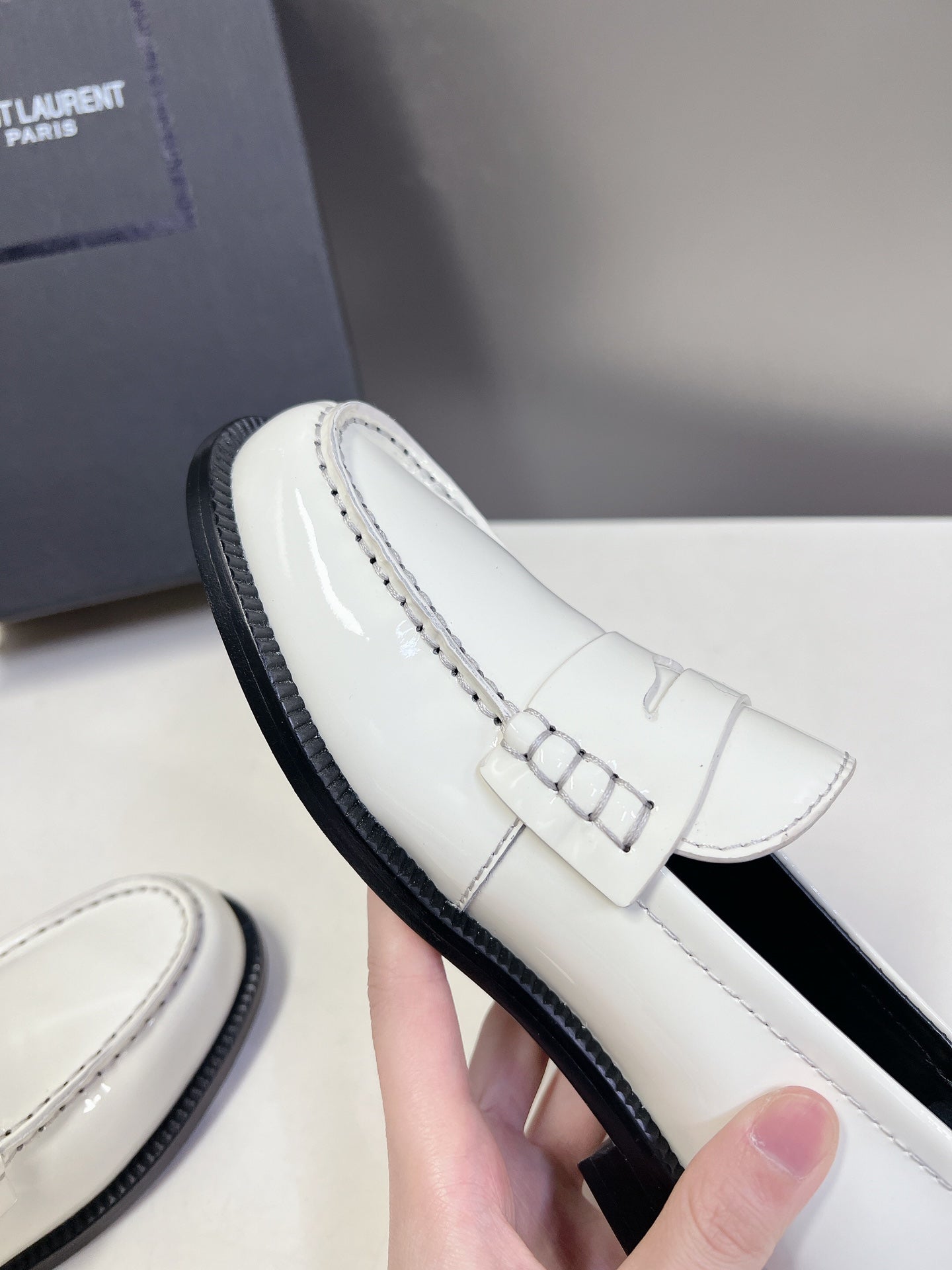 YSL 25S SAINT LAURENT LOAFERS IN WHITE PATENT CALFSKIN