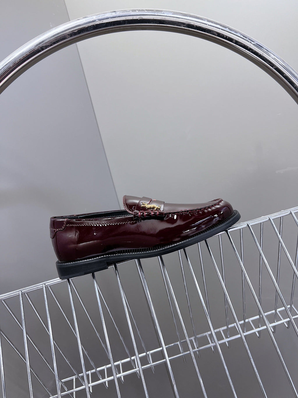 YSL 25S SAINT LAURENT LOAFERS IN BLACK CHERRY PATENT CALFSKIN