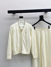 BURBERRY 25S CARDIGAN AND STRAIGHT-LEG PANTS SET 096