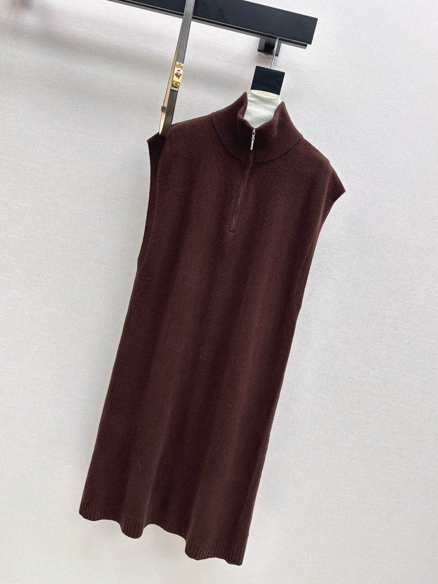 HERMES 25S SLEEVELESS CREW-NECK KNIT DRESS 313