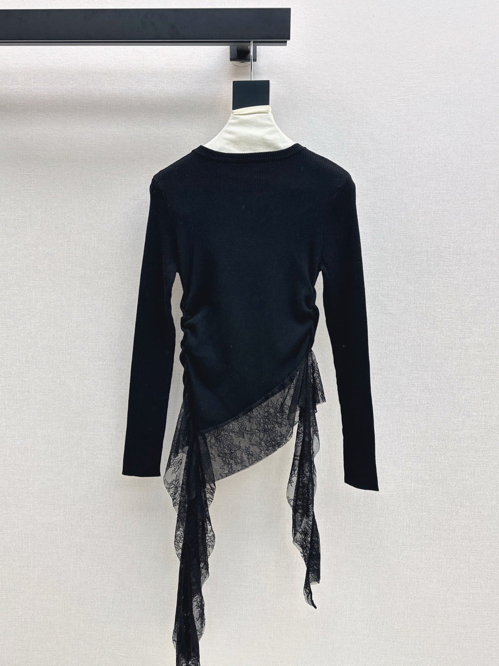 MIUMIU LONG-SLEEVE KNIT TOP STYLE 819