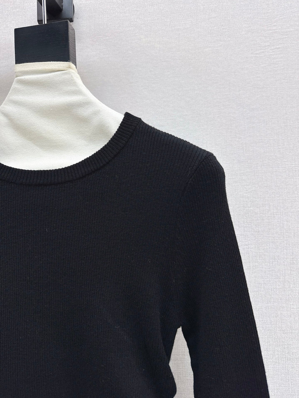MIUMIU LONG-SLEEVE KNIT TOP STYLE 819