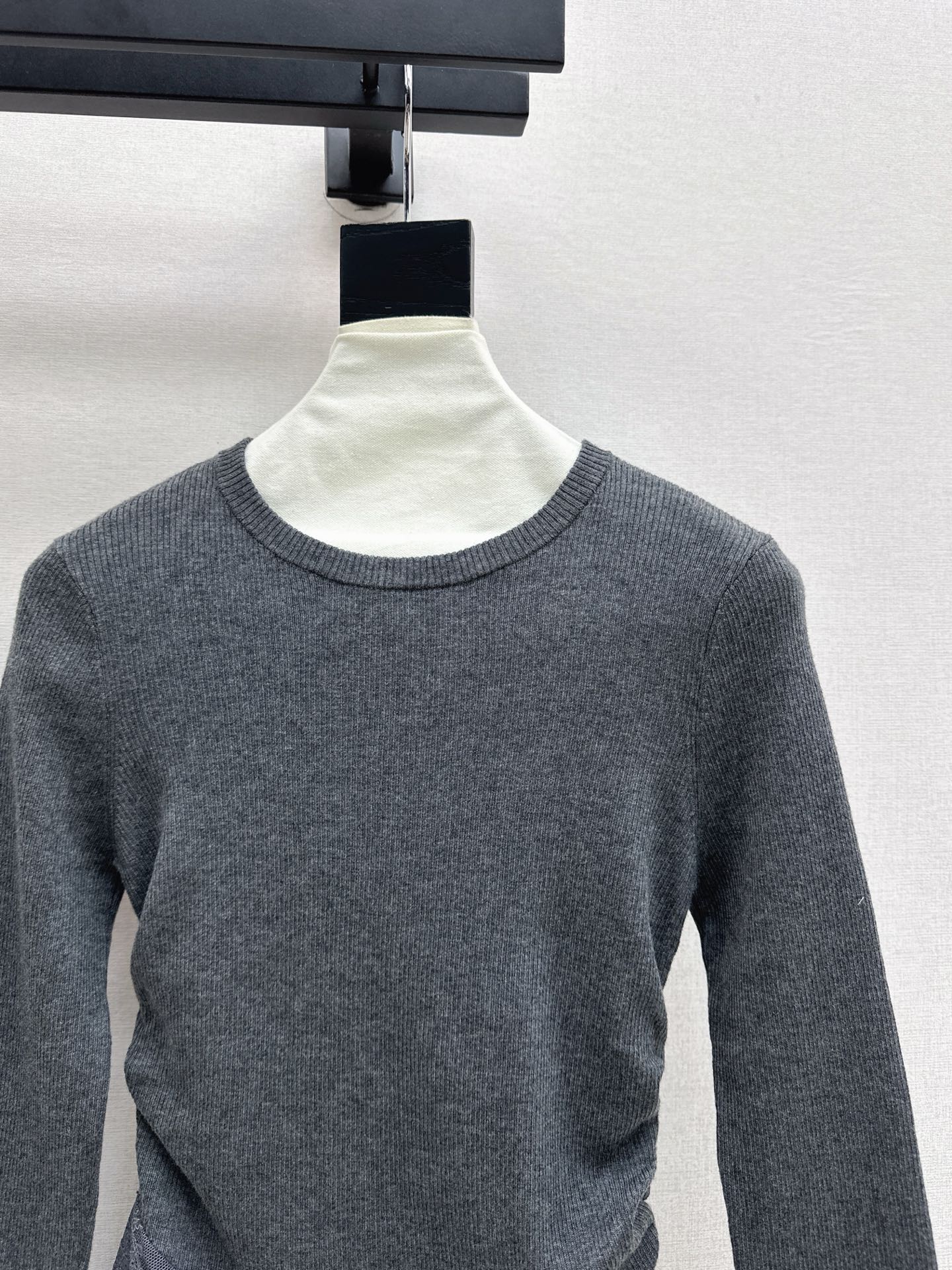 MIUMIU LONG-SLEEVE KNIT TOP STYLE 820