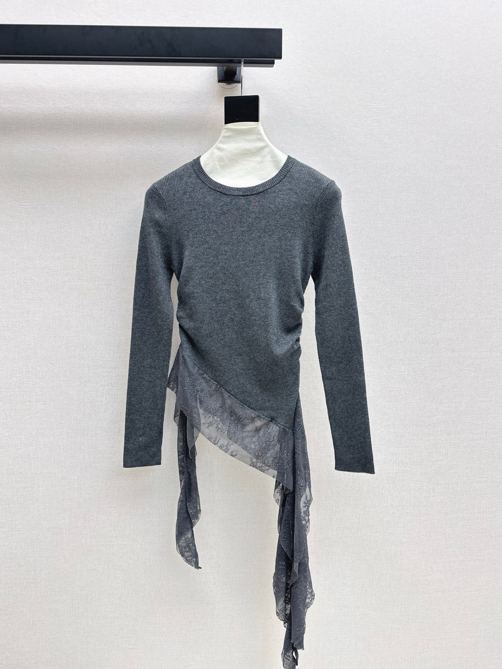 MIUMIU LONG-SLEEVE KNIT TOP STYLE 820