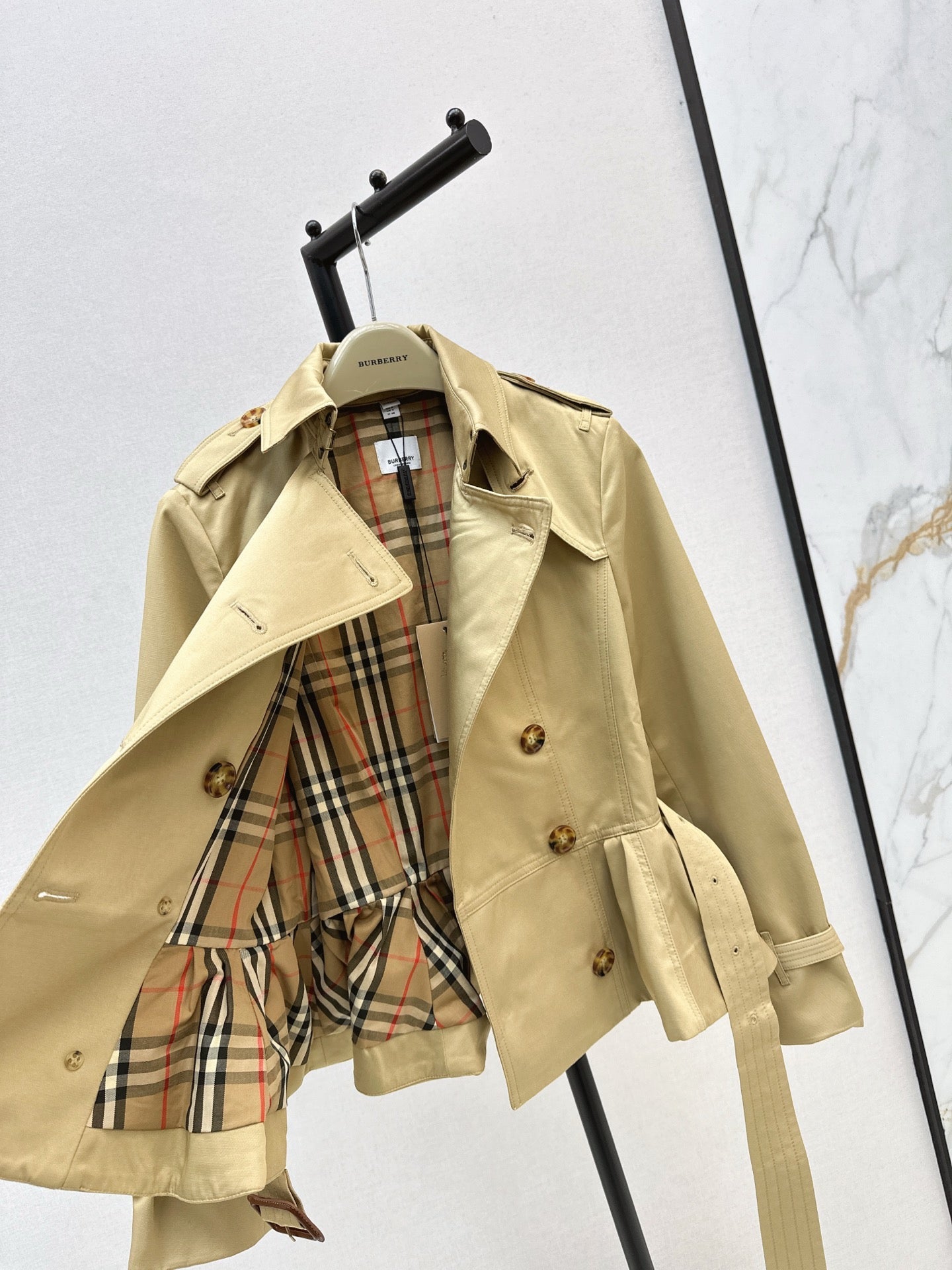 BURBERRY 25S TRENCH COAT 229