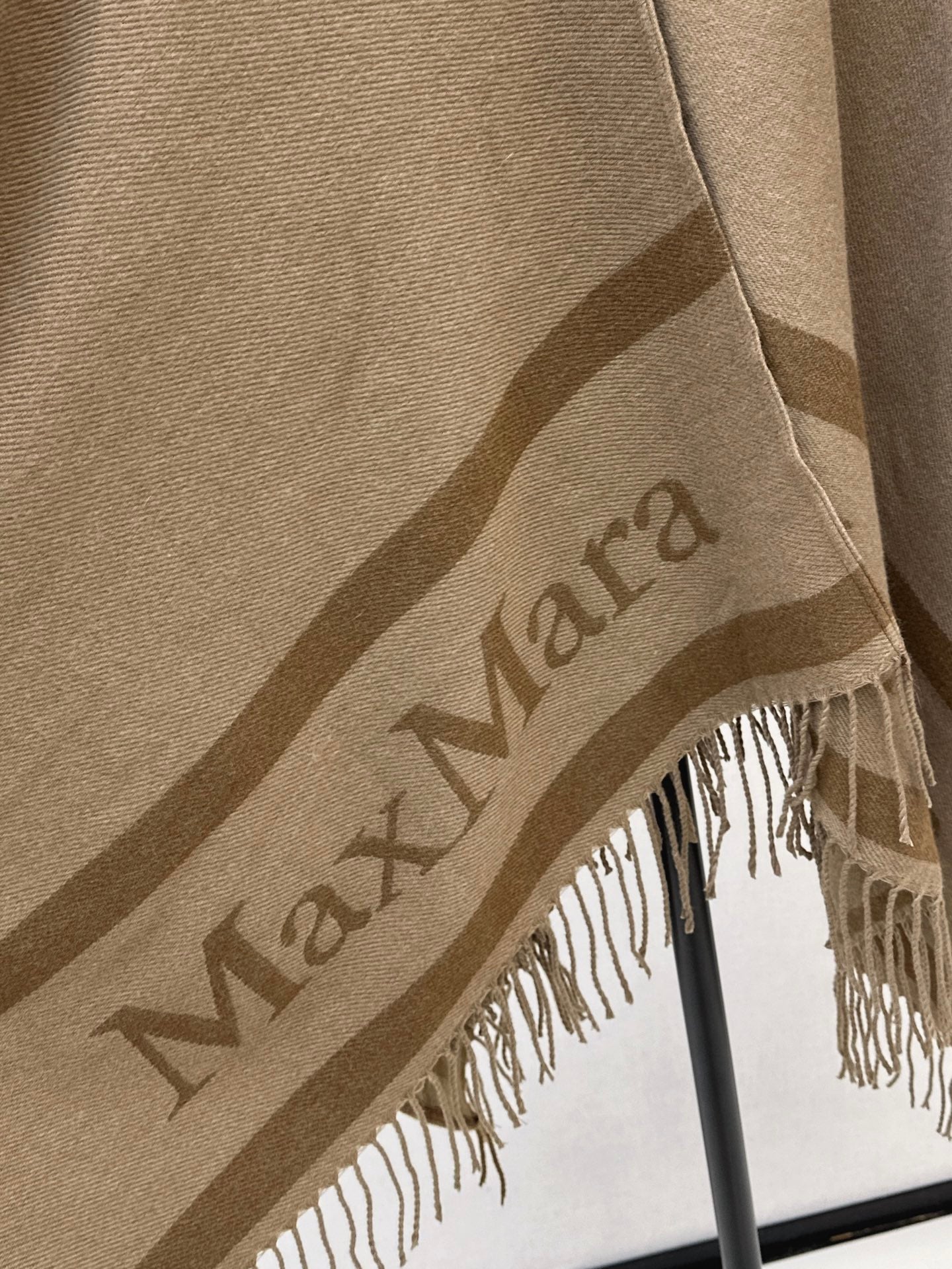 MAX MARA 25S JACQUARD CAPE COAT 009