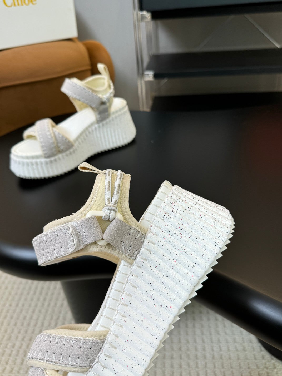 CHLOÉ NAMA WEDGE SANDAL 8 CM IN PASTEL GREY SUEDE AND WHITE RUBBER
