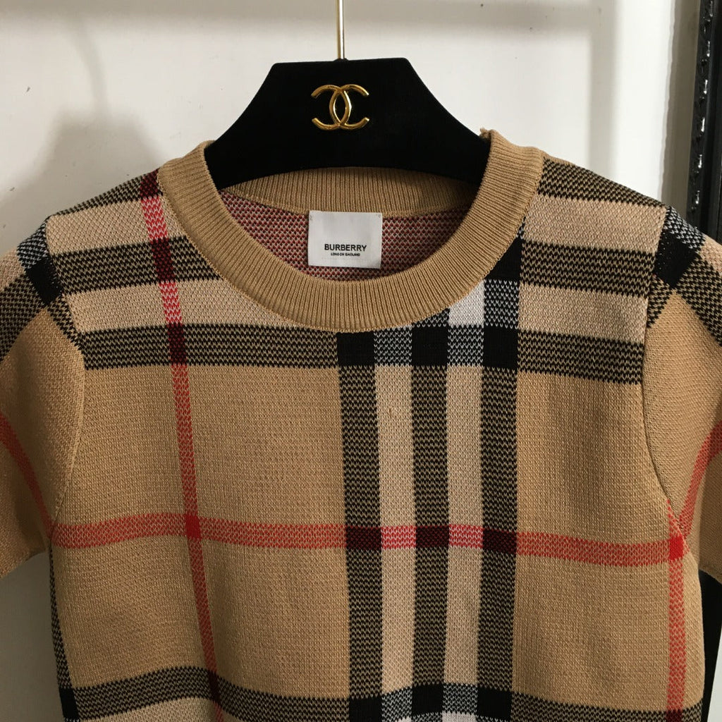 BURBERRY 25S TOP AND SKIRT SET 335