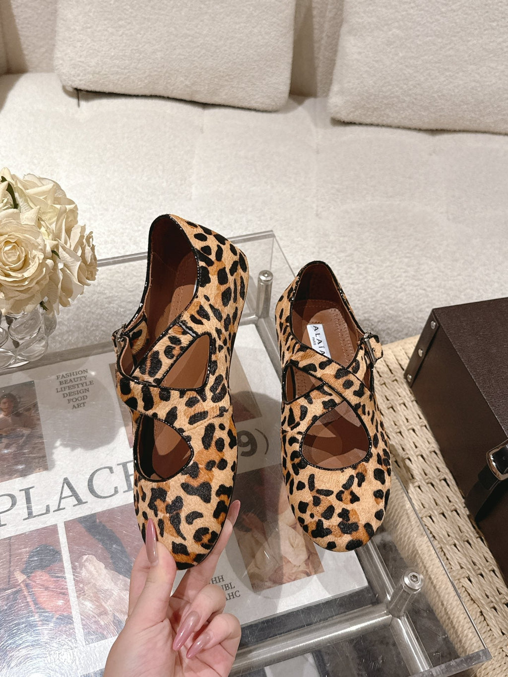 ALAIA 25S CRISS CROSS BALLET FLATS IN LEOPARD SUEDE