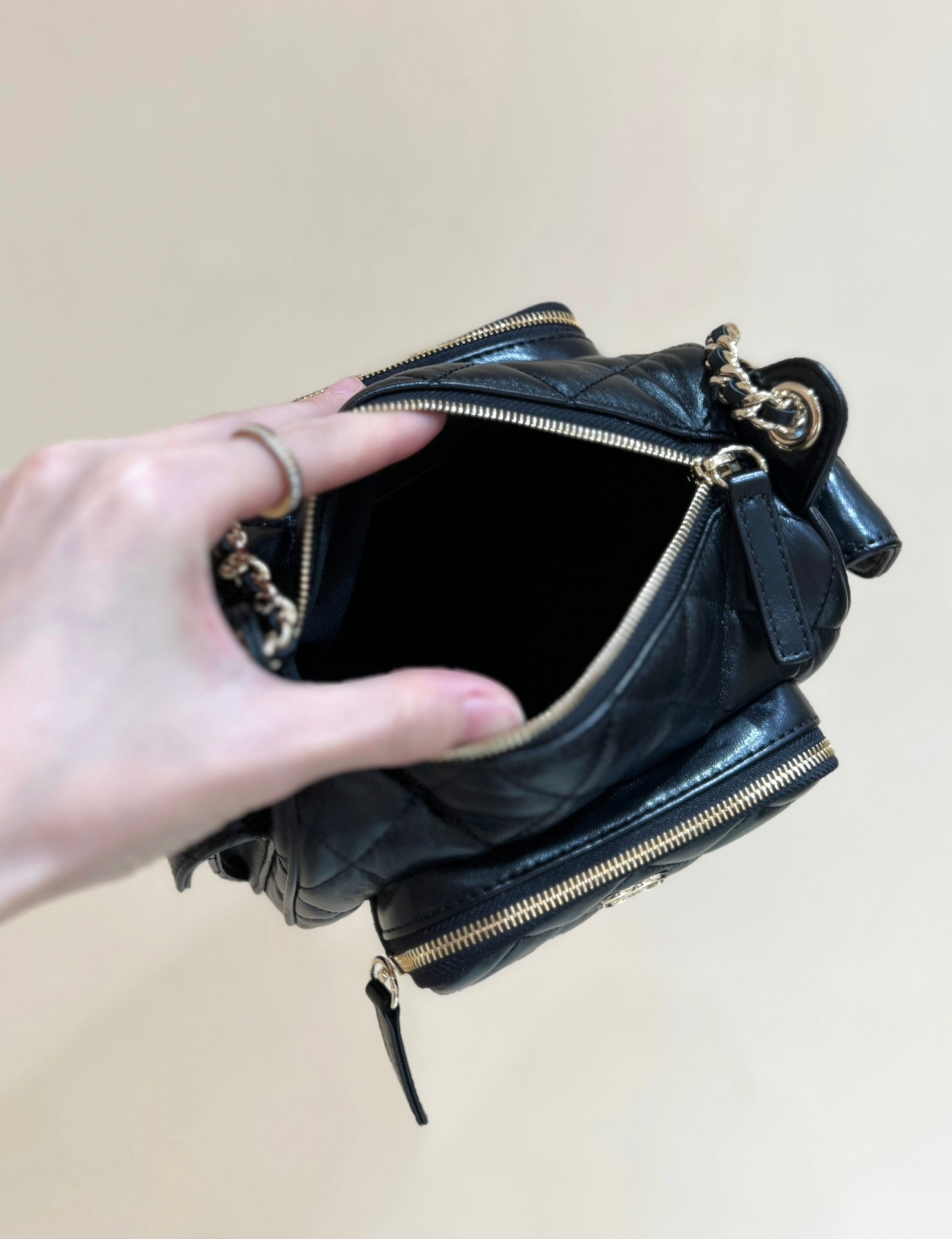 CHANEL CAMERA BAG 23 IN CONGO BLACK SHINY CALFSKIN