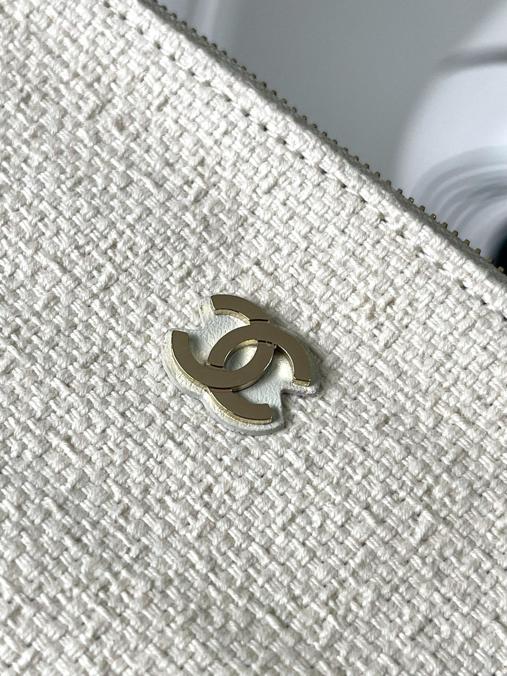 CHANEL 25S SHOPPING BAG 35 IN CREAM WHITE AND YELLOW CANVAS