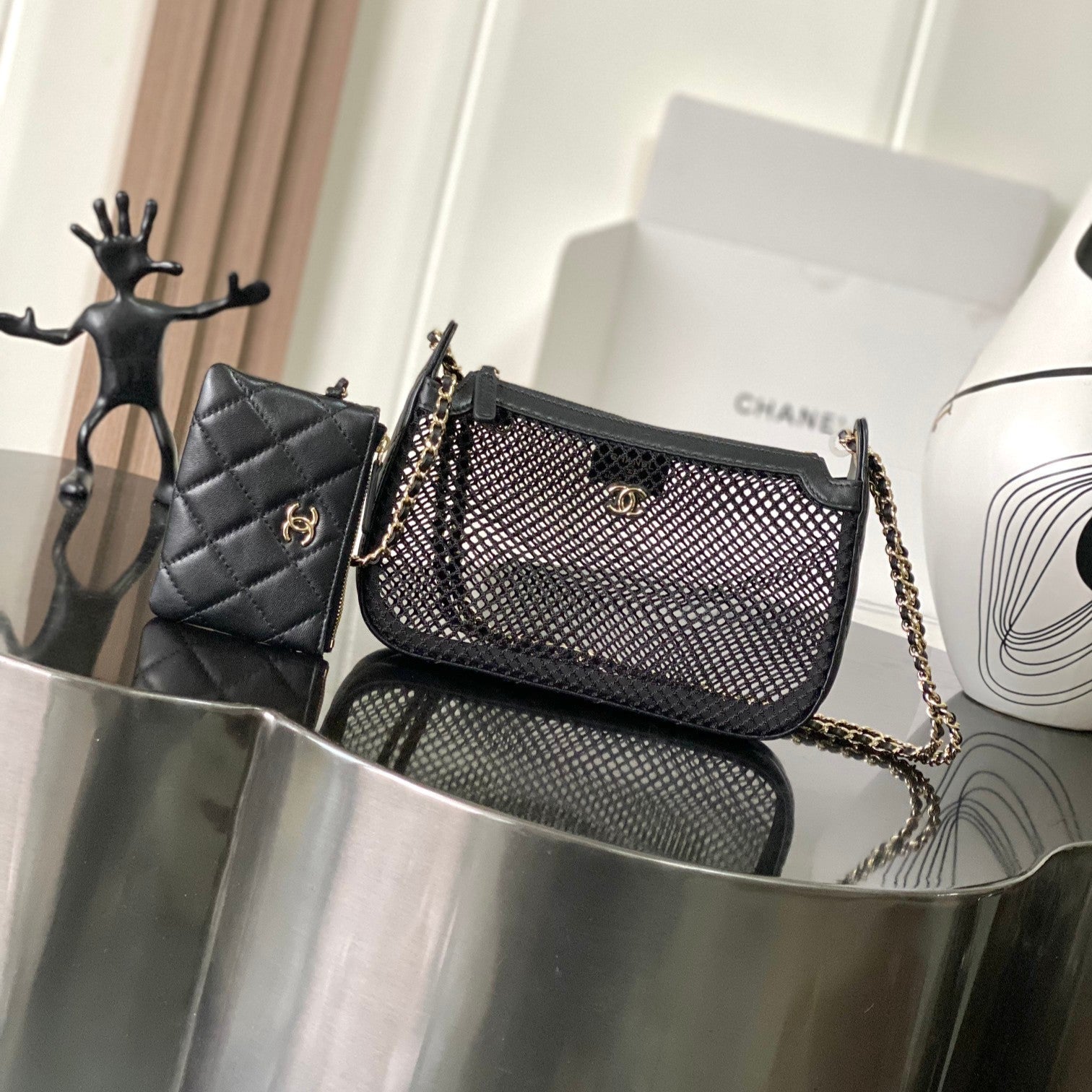 CHANEL 25S CLUTCH WITH CHAIN 20 CM IN BLACK LAMBSKIN WITH GOLD HARDWARE