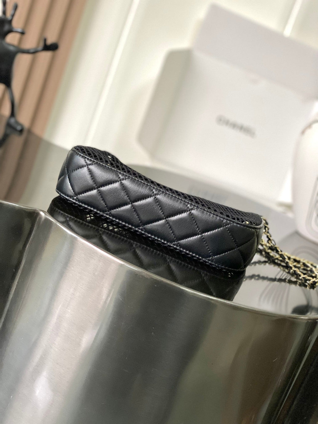 CHANEL 25S CLUTCH WITH CHAIN 20 CM IN BLACK LAMBSKIN WITH GOLD HARDWARE