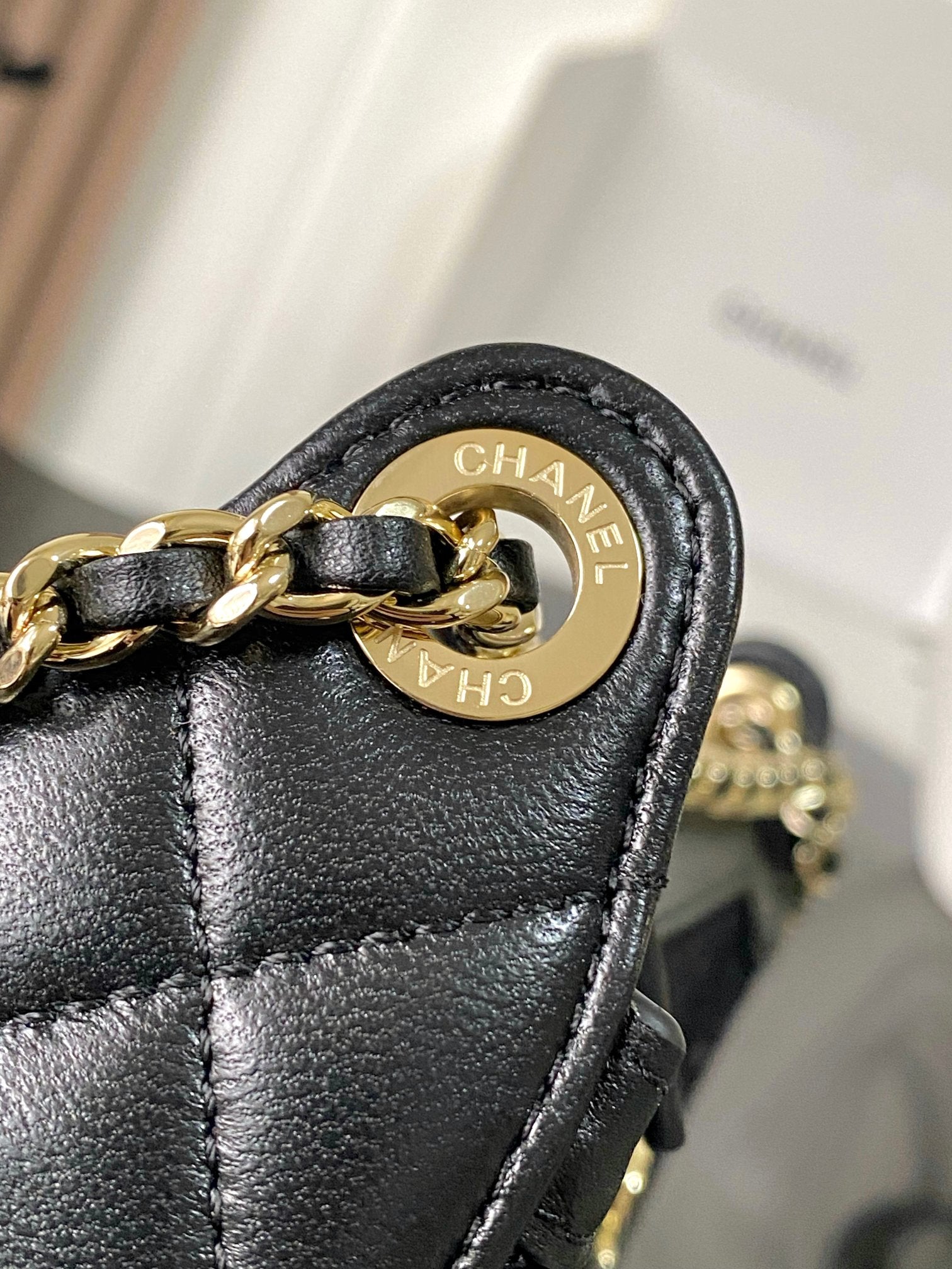 CHANEL 25S CLUTCH WITH CHAIN 20 CM IN BLACK LAMBSKIN WITH GOLD HARDWARE