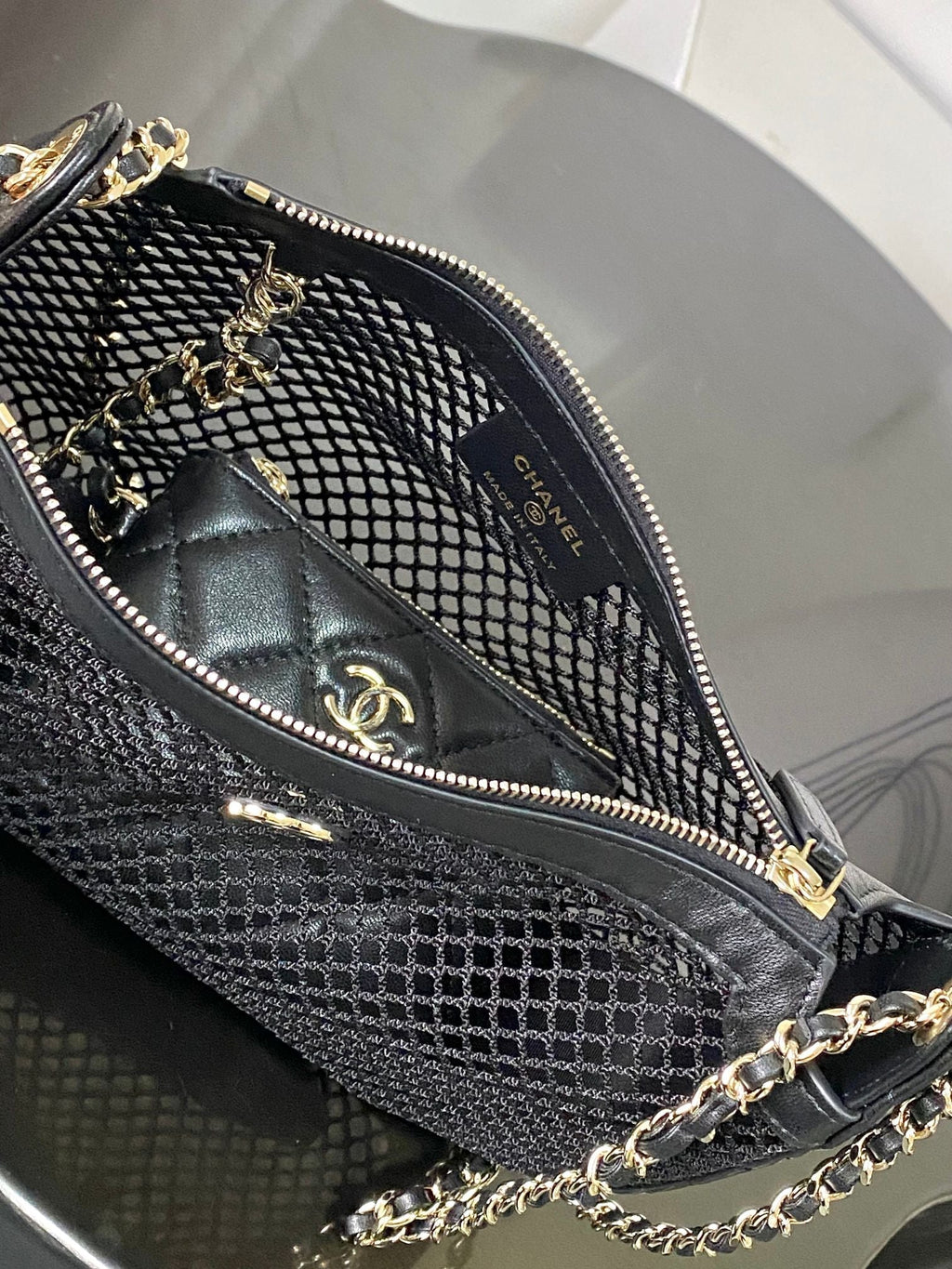 CHANEL 25S CLUTCH WITH CHAIN 20 CM IN BLACK LAMBSKIN WITH GOLD HARDWARE