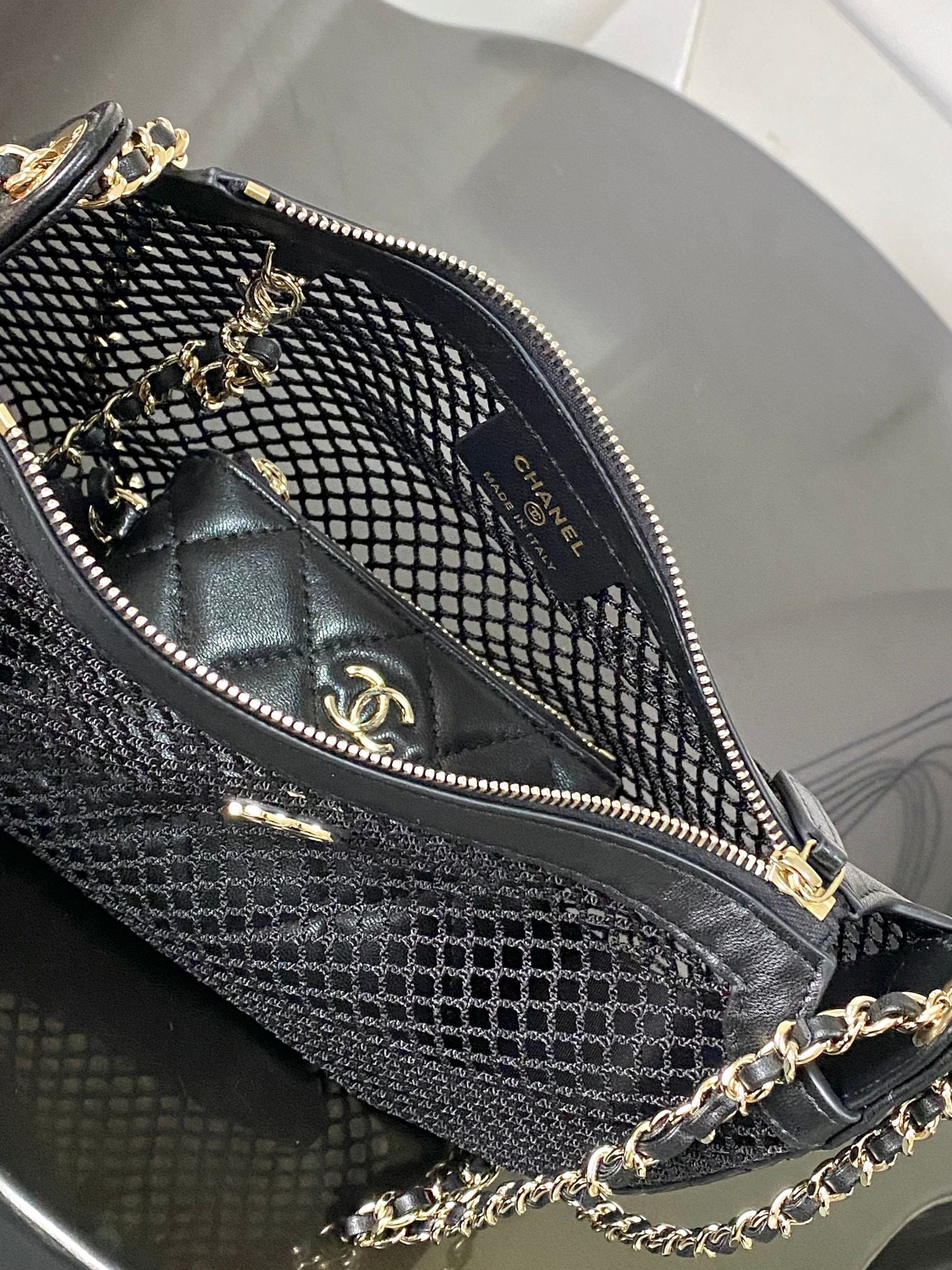 CHANEL 25S CLUTCH WITH CHAIN 20 CM IN BLACK LAMBSKIN WITH GOLD HARDWARE