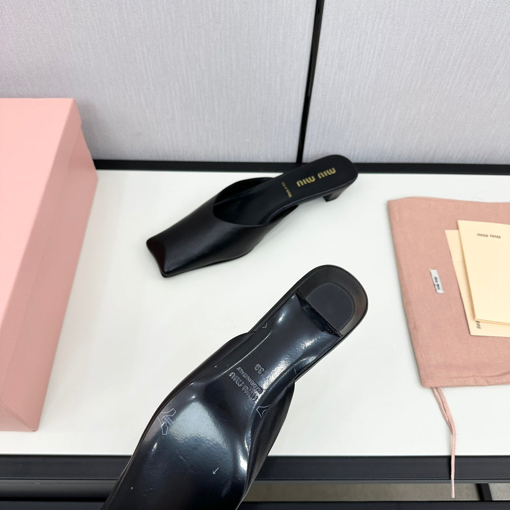 SQUARE TOE MULES BLACK SHEEPSKIN