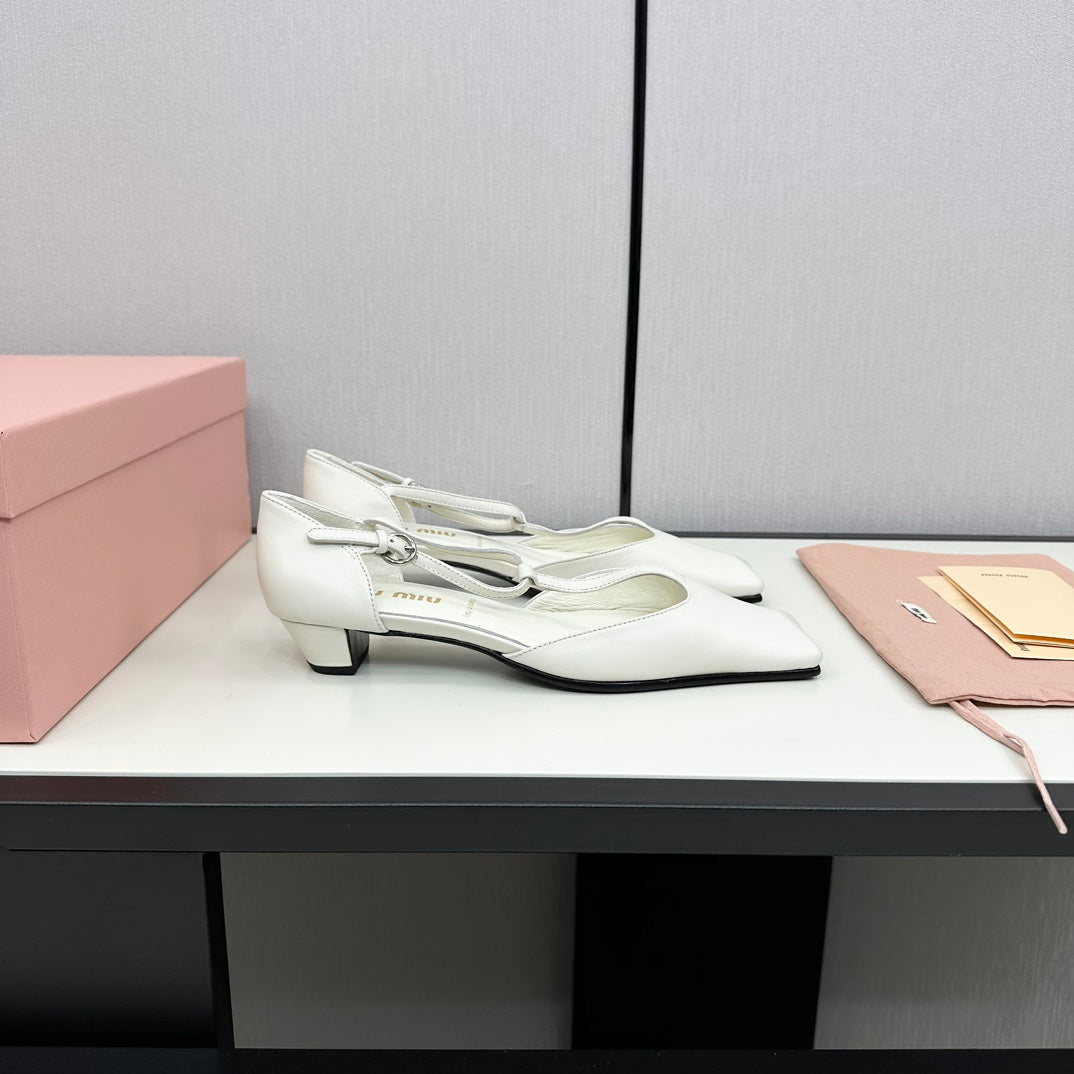 BALLET SANDAL WHITE LAMBSKIN WITH T-STRAP